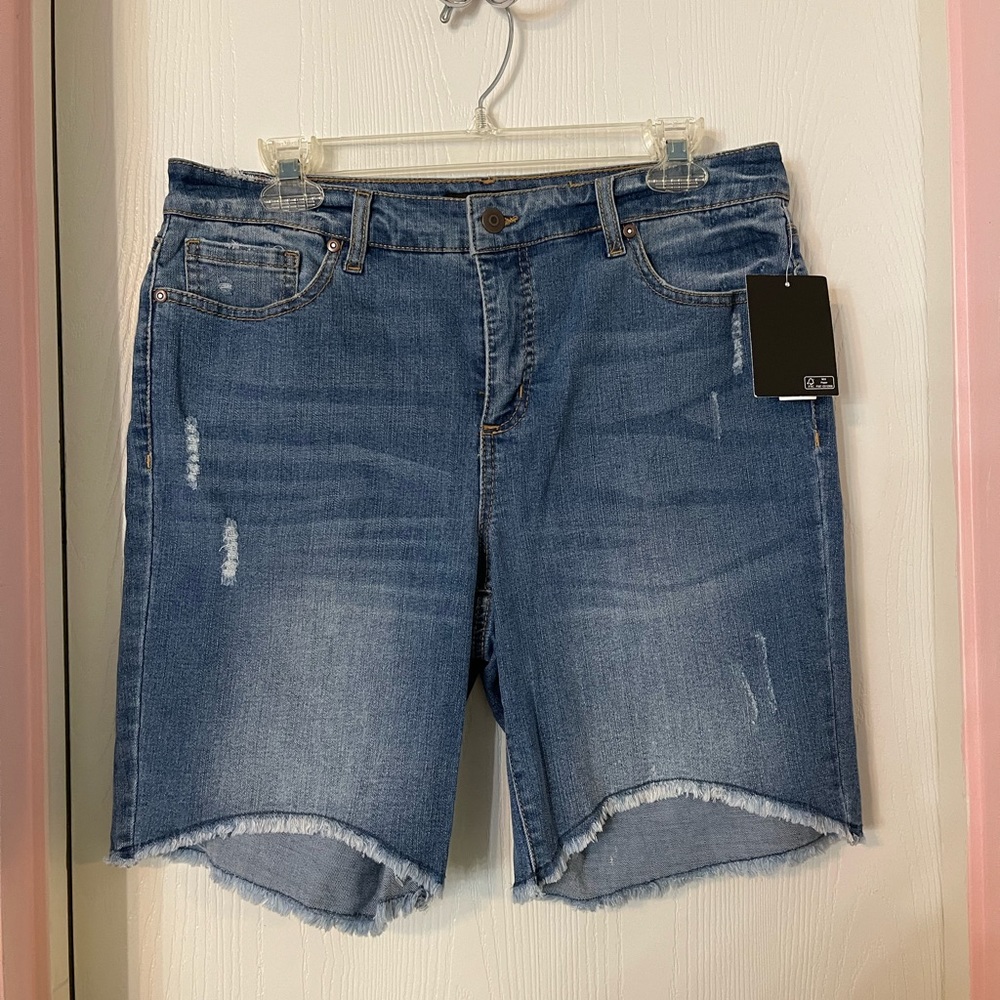NWT Energy denim short size 13